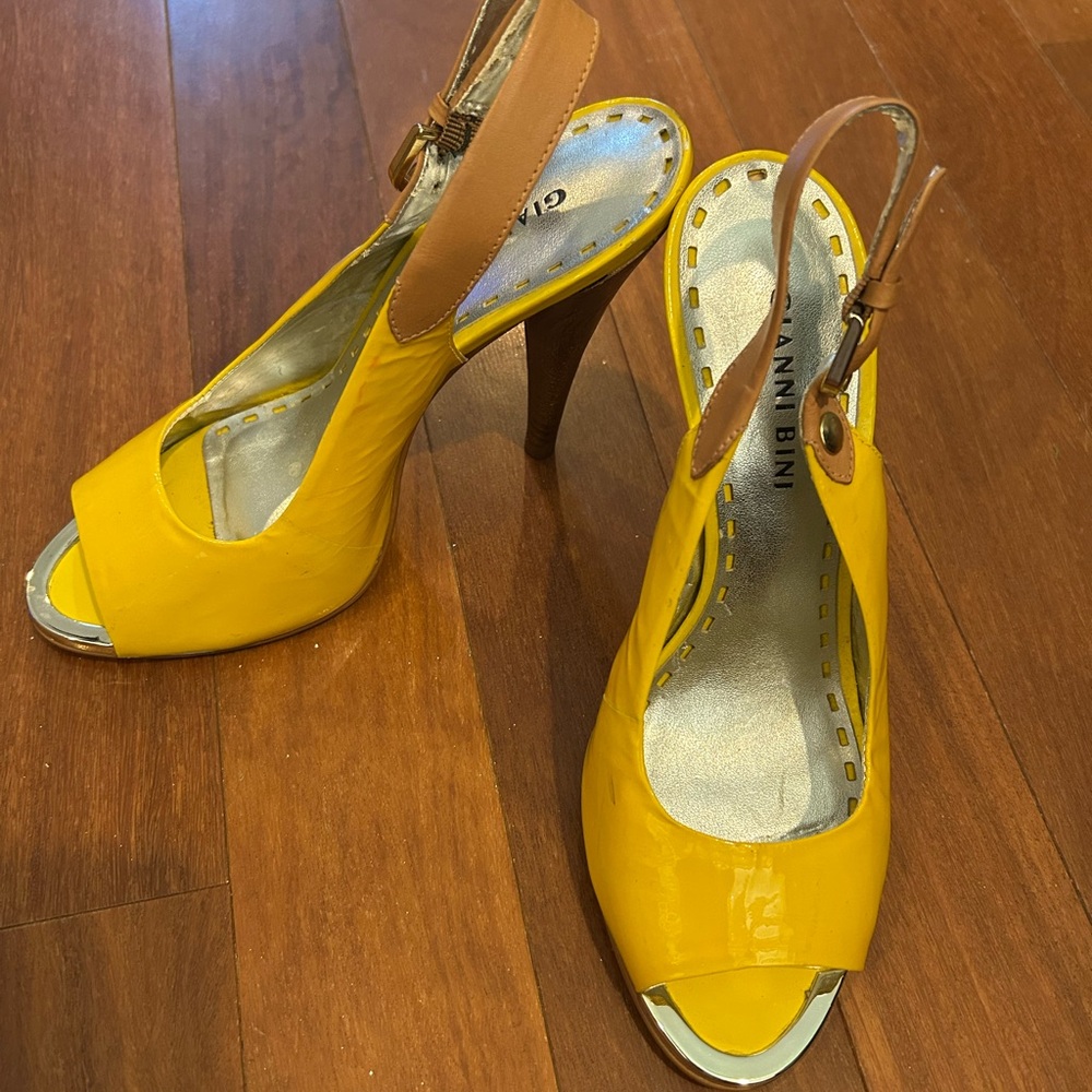 Gianni Bini Yellow Peep Toe Heels